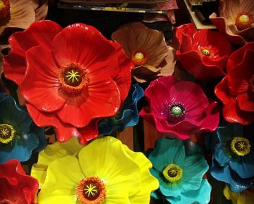 К чему снятся искусственные цветы: толкования сонников